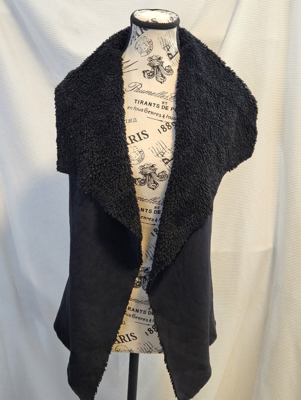 Romeo & Juliet Couture Womens Small Black Faux Fur Faux Suede Knit Vest Jacket
